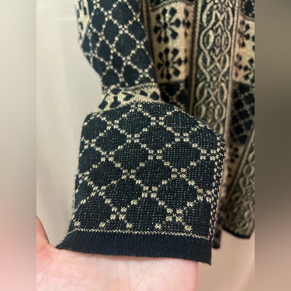 Functional Black and Gold Fun Patterned Sweater Size Large Sparkly - Picture 2 of 8